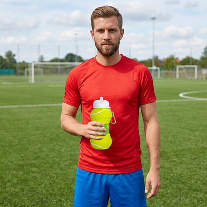 Hopfällbar och Slitstark Silikonvattenflaska i Fotbollsdesign