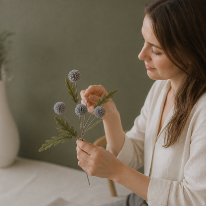 Konstgjord Krysantemum- och Eukalyptusblomsterarrangemang